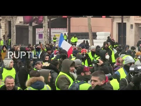 LIVE: Anti-Macron demonstration at the Elysee - PART 2