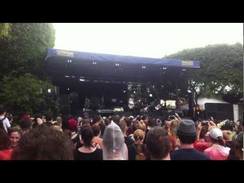 Switchfoot - Meant to Live - LIVE (Soundwave 2012 Brisbane)