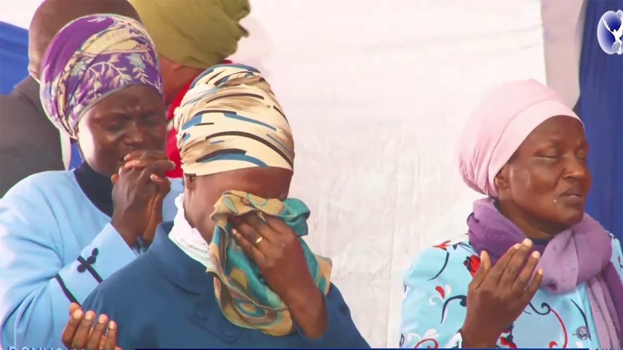 SIRI YA MACHOZI HAYA DONHOLM ALTAR COVER