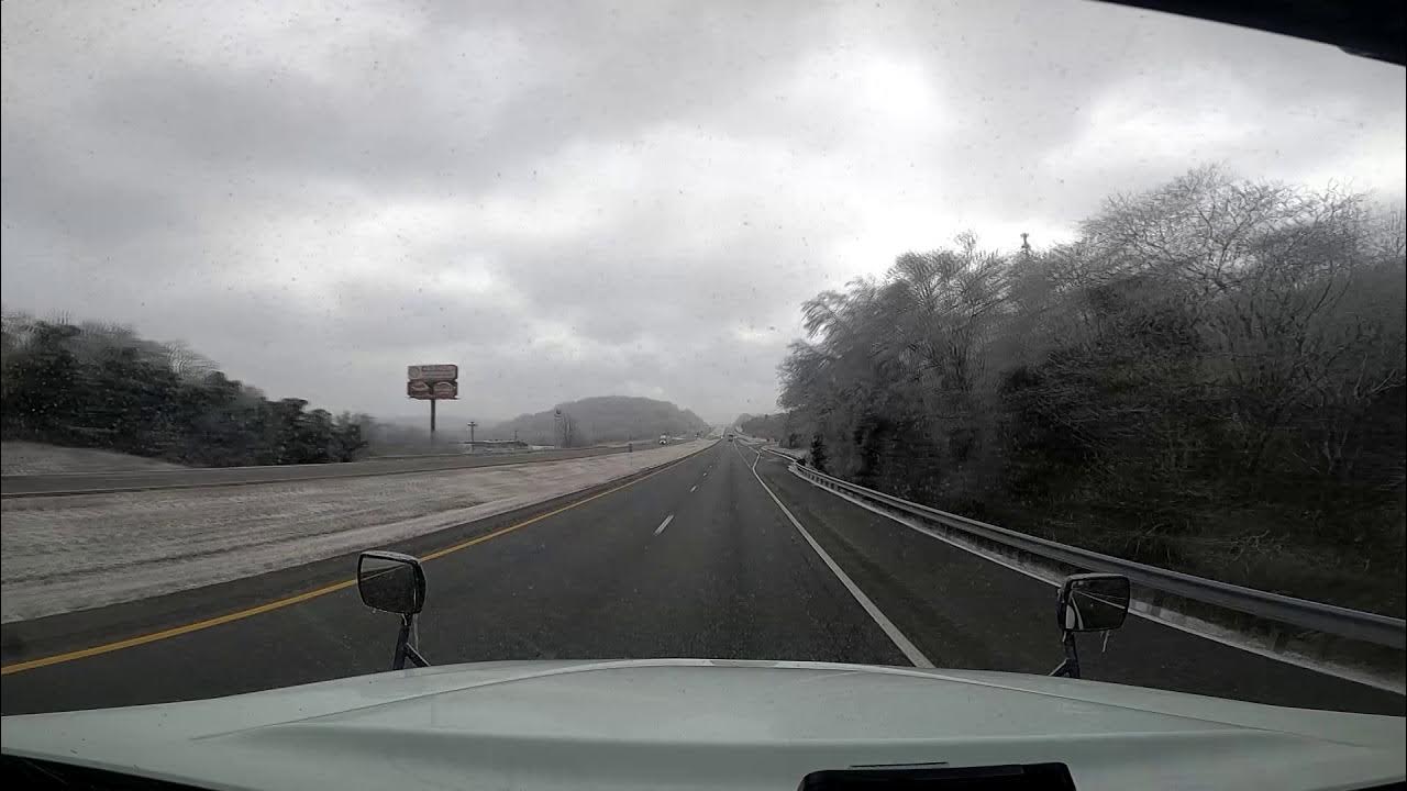 manejando bajo la nieve en en el Estado de Tennessee , Estados unidos