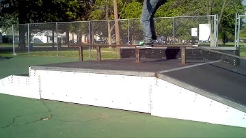 boardslide the handrail