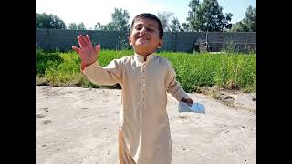 Saadoon Wazir is holding bundle of Pakistani currency notes and running in right @SaadoonWazir #pak