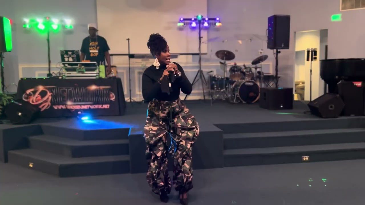 February Hill hits the stage at the Uniti Tour