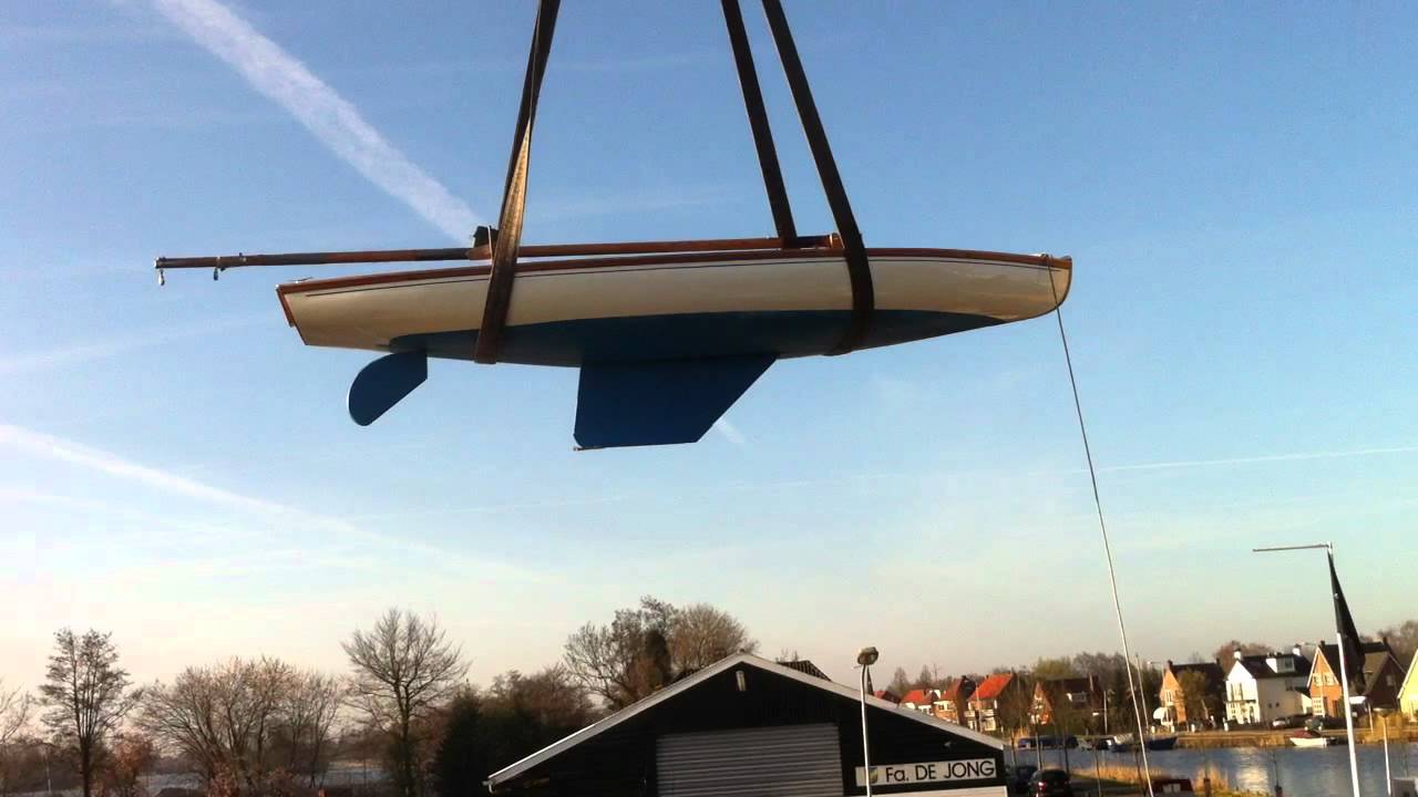 kiel boat schip en tuig boot te water hijsen kiel roer en romp kiel boat schip en tuig boot te water hijsen kiel roer en romp