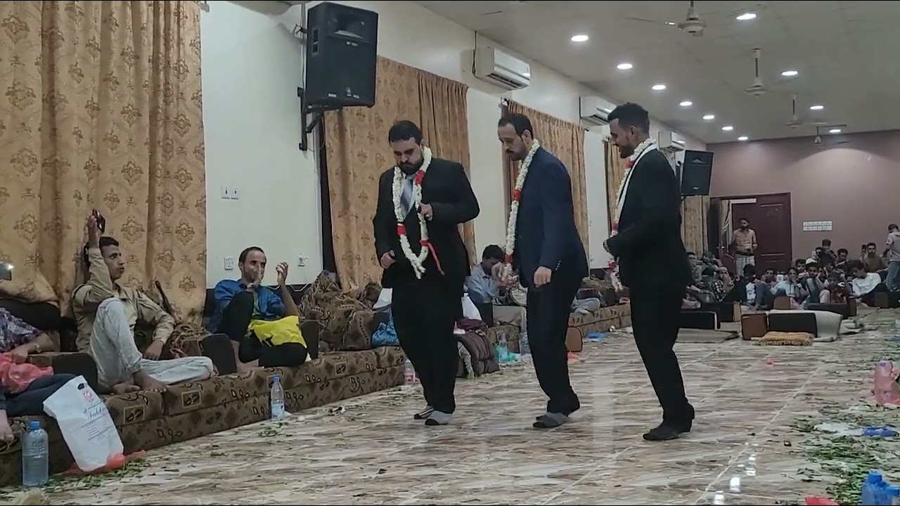 رقص لحجي قريه ارحب الشعيب الضالع العريسين اسماعيل خالد و يوسف خالد مع والدهم