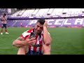 Luis Suarez llorando en el césped. No perdona al Barsa!. Titulo de liga 2020/21 Atletico de Madrid
