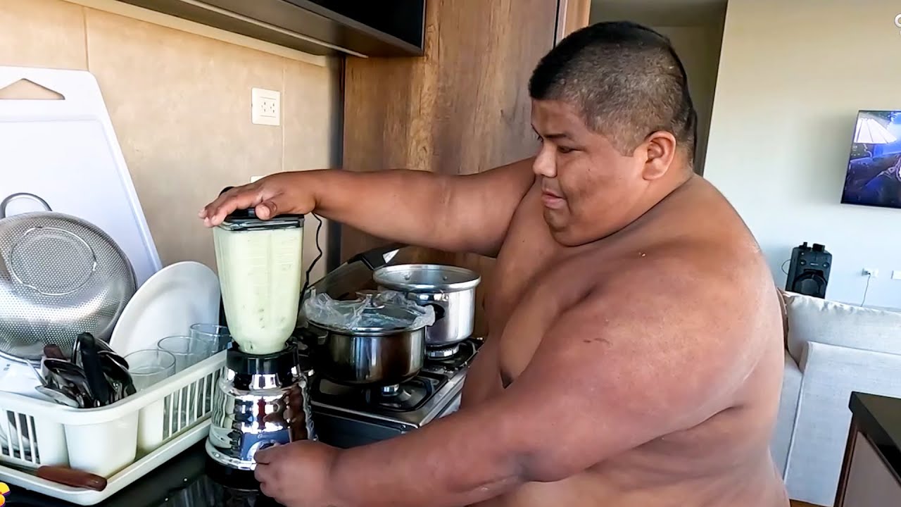 Mayimbu prepara limonada y manda al baño a todos 🤣