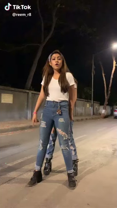 Reem sheikh and Avneet kaur tik tok video