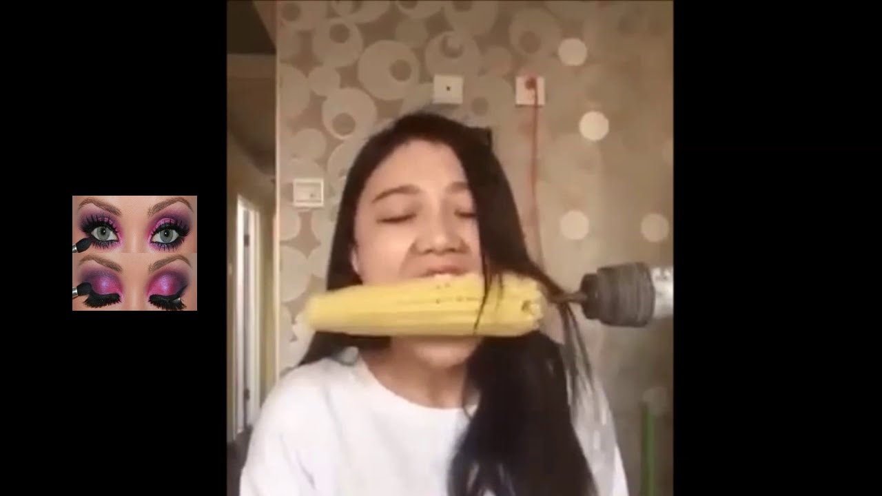 تحدي تناول الذرة بالحفرـ يفقد الشعر لهذه الصينية.The challenge of eating corn potholed loses