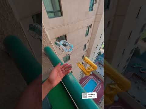 ابوفله يطلق بالونات 20 مليون في السماء