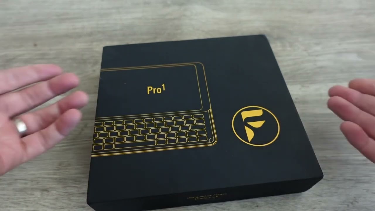 FxTec Pro1 X unboxing + overview (Ubuntu Touch) + comparison - I waited 3.5  years for this thing!
