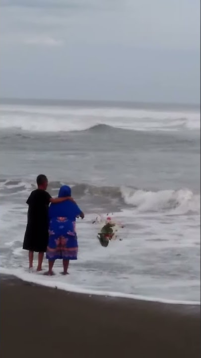 Ritual pantai parang kusumo