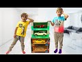 Супер Лев и Глеб помогают маме и получают подарки - Новые Машинки!