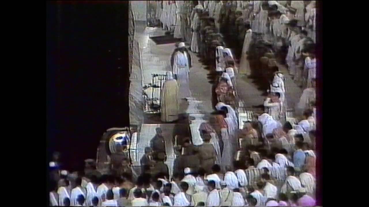 نادر جداً ليلة 27 رمضان 1401هـ في الحرم المكي الحذيفي وخلفه الشيخ علي جابر