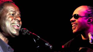 Video voorbeeld van "Stevie Wonder & Brian McKnight - That's What Friends Are For"