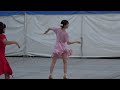 女の子の可愛らしいダンス　[4K]