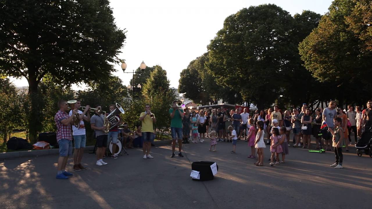 faces and laces 2016