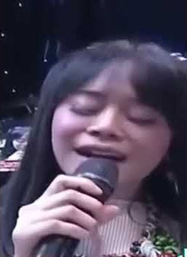 Lesti nyanyiin lagu cinta bukanlah kapal sedikit tapi nyentuh banget
