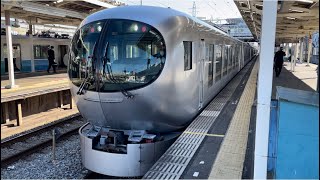 西武001系D編成『Laview（らびゅー）』が回送電車として入換灯を消して警笛を２発鳴らしながら小手指駅3番線を発車するシーン（2023.11.21.9:55）