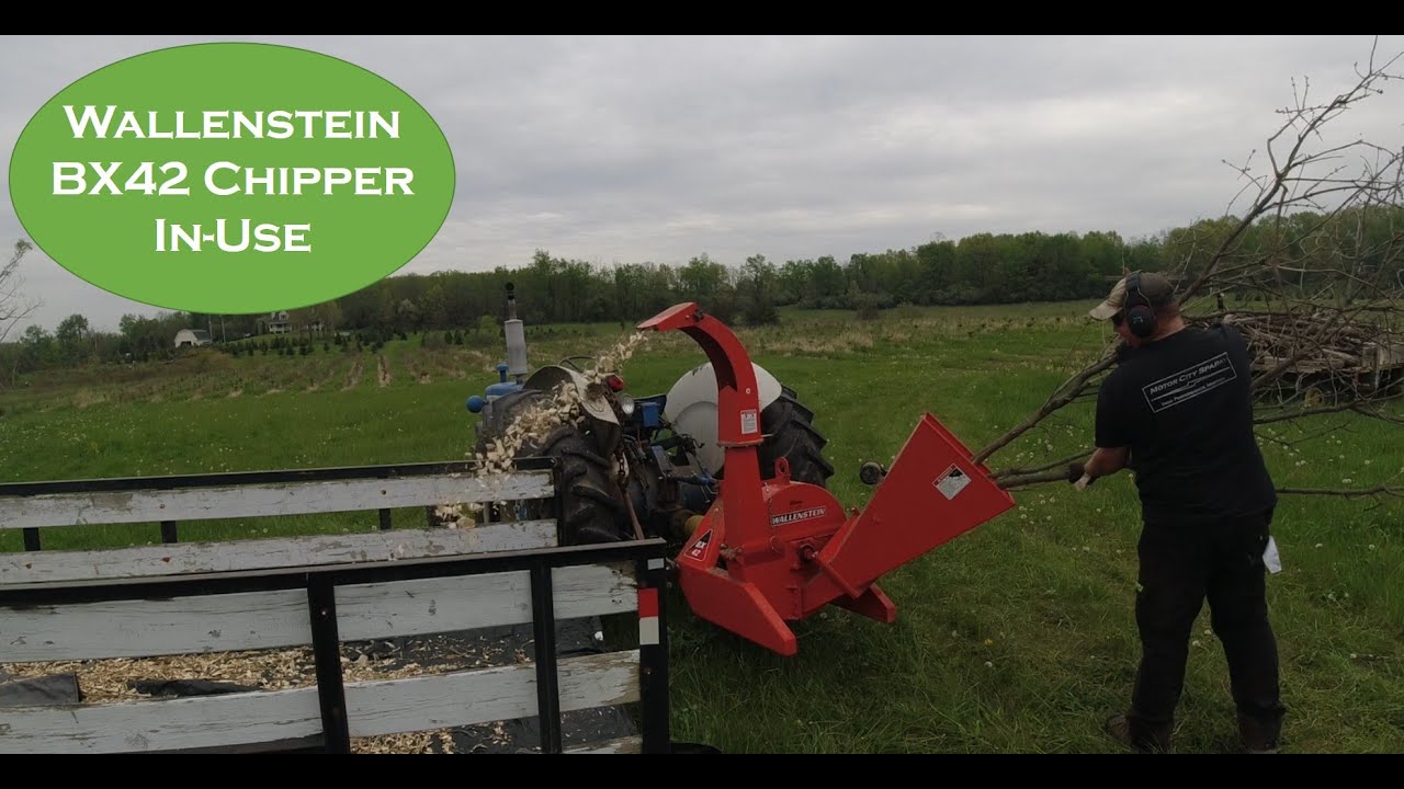 Wallenstein BX42 woodchipper processes tree tops YouTube