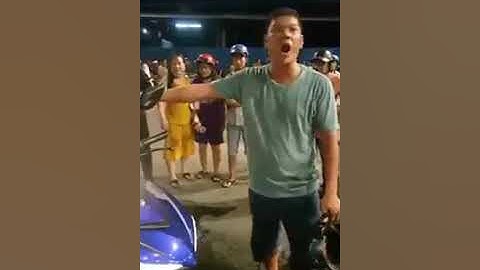 Biến Căng tại ngã 3 lộ tẻ Cầu Vàm Cống : Hàng trăm người dân biểu tình BOT T2 xã trạm thu phí