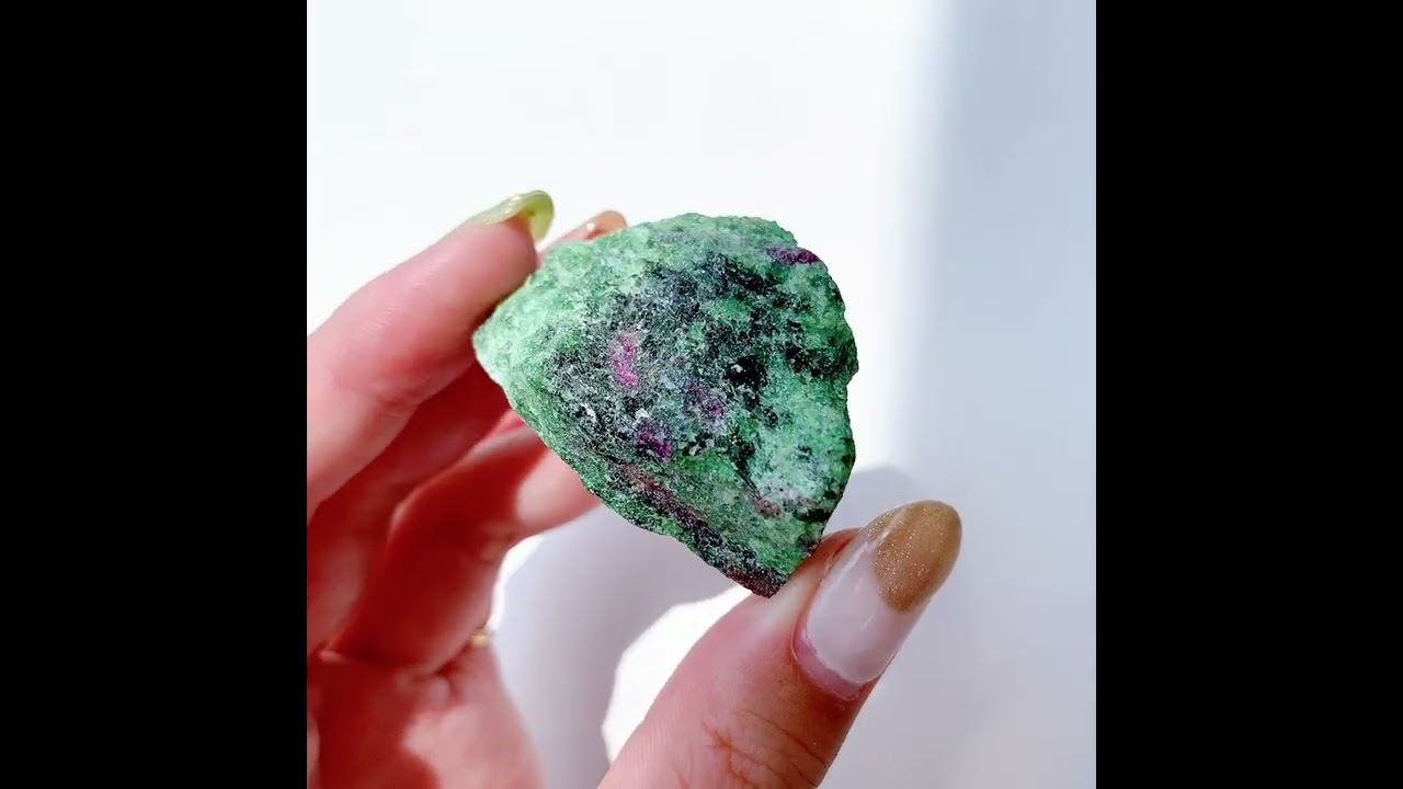 ルビーインゾイサイト 原石 | 原石 | Crystals by Purely