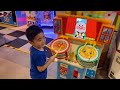 アンパンマンの太鼓ゲームで遊ぶじゅたろうくん