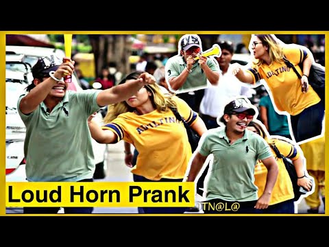 loud-horn-prank-in-india-|-loud-horn-prank-in-public-|-karan-kotnala