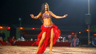 Bu Kadın Başka Oynuyor | Oryantal Belly Dance | Dubai Arap | Kız Harika Göbek Atıyor..