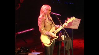 Liz Phair - Why Can't I? @ The Ryman in Nashville, TN 11/27/23. Great performance in the best venue