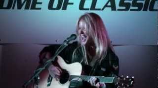 Video voorbeeld van "Lita Ford - Close My Eyes Forever (Acoustic) WEZX Rock 107 Radio Theater 3-28-13"