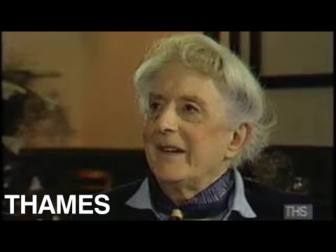 Quentin Crisp interview | Naked Civil Servant | Mavis Catches up with...| 1989
