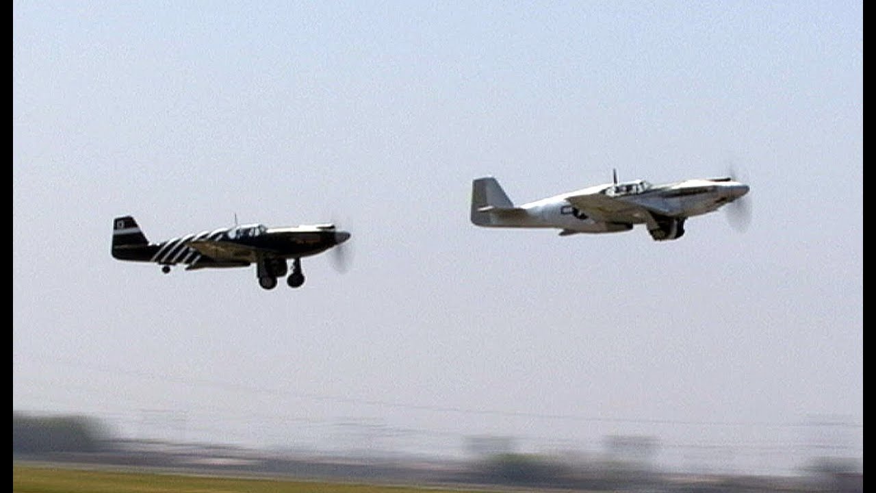 Exciting MASSIVE (10 aircraft) P-51 Mustang Tail-Chase Exhibition!