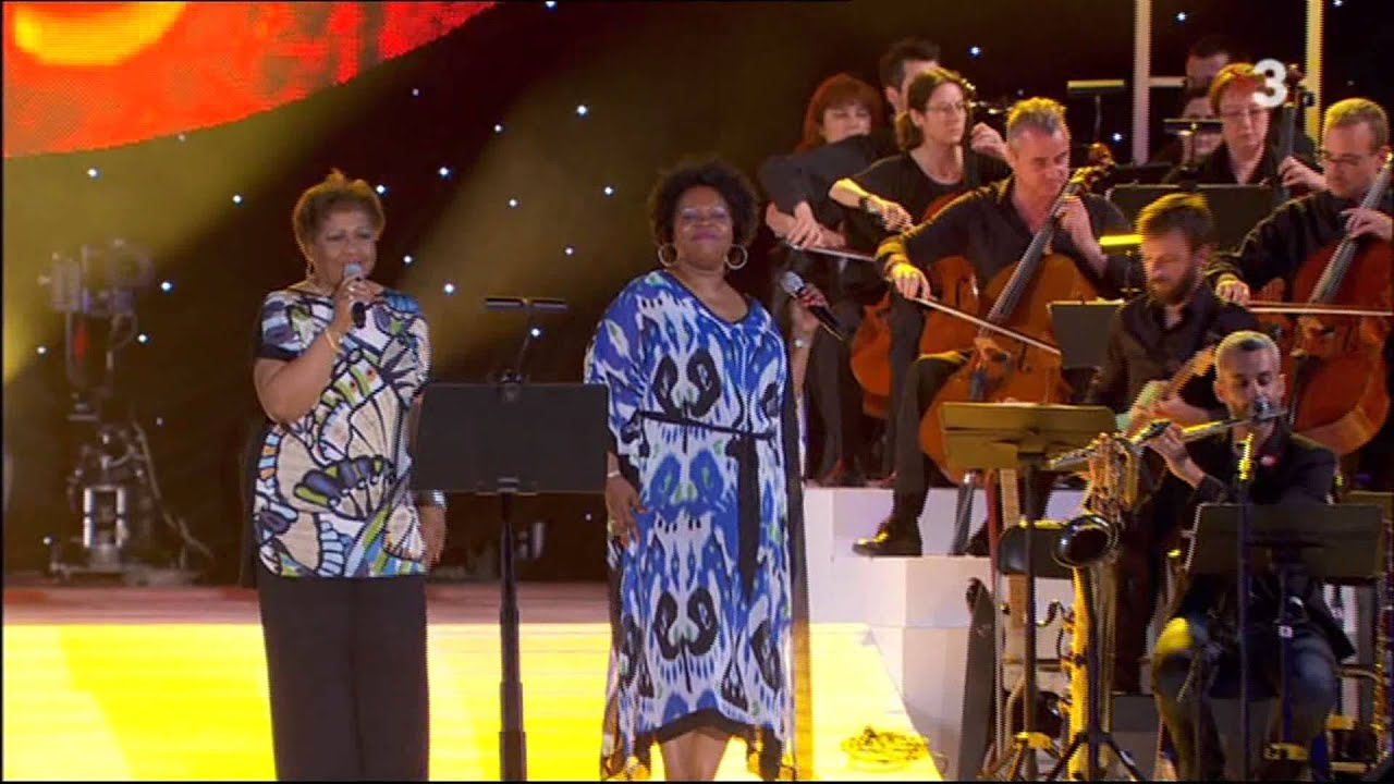 Gwen Perry i Gisele Jackson - 