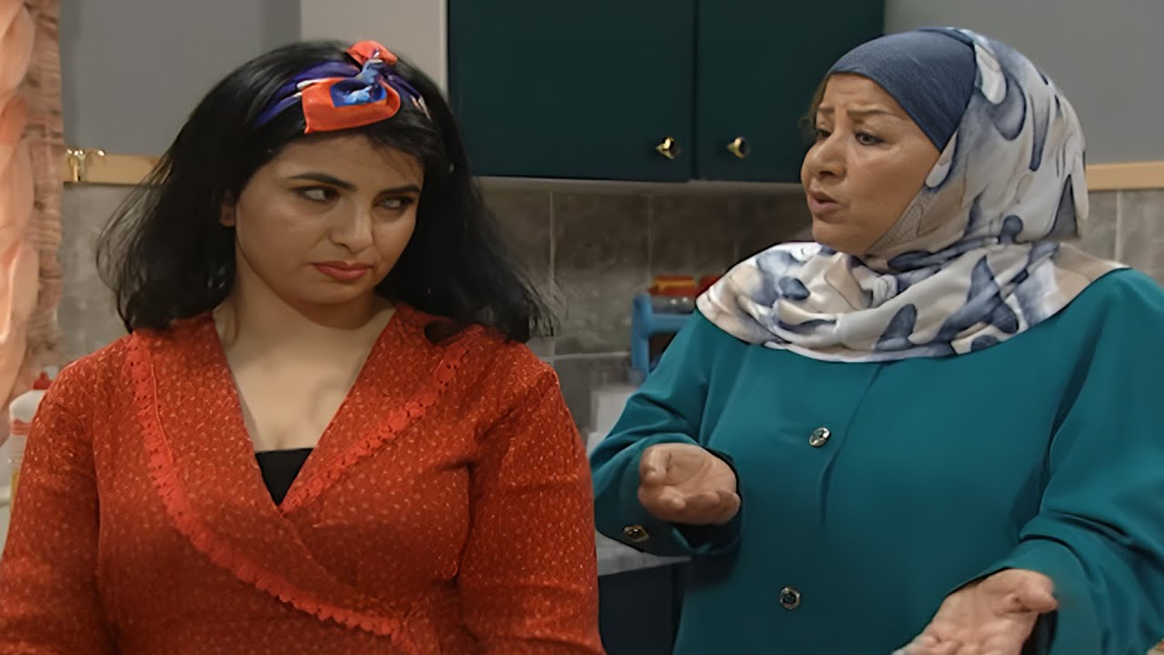 يا هربانة من نصيبك.. شكرية بالمرصاد رح تجيبك 🤣 الشغالة هربانة من زوجها وشكرية قلبت عليها