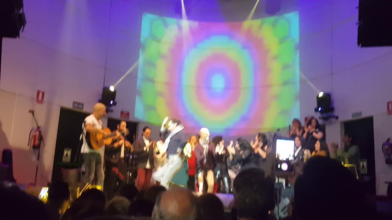 Homenaje a Tina de las grecas en el fin de fiesta