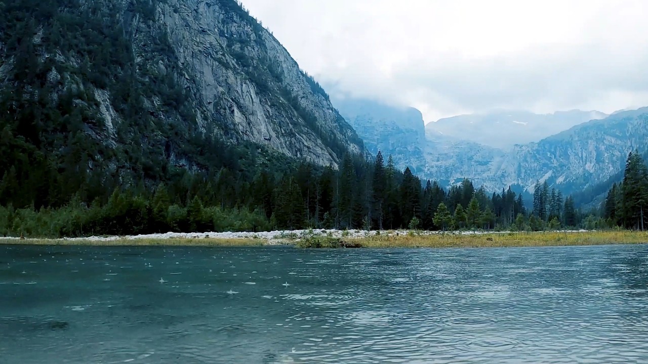 Musique pour méditer sous la pluie et le tonnerre en pleine nature