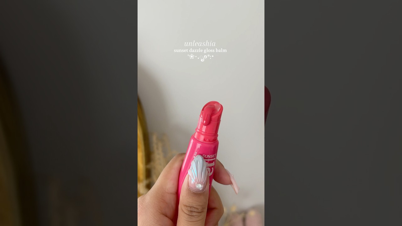 UNLEASHIA SUNSET DAZZLE GLOSS BALM SWATCHES 🍩