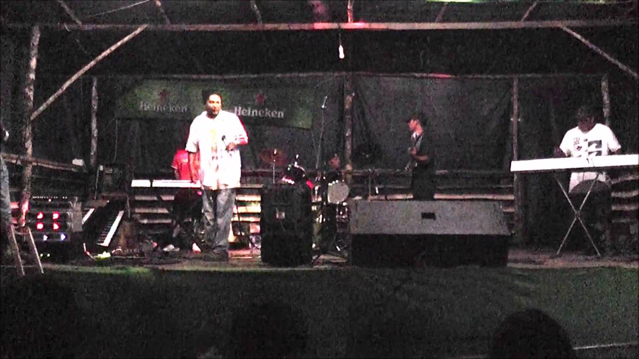 Lion Family Taluen Dorp 2012