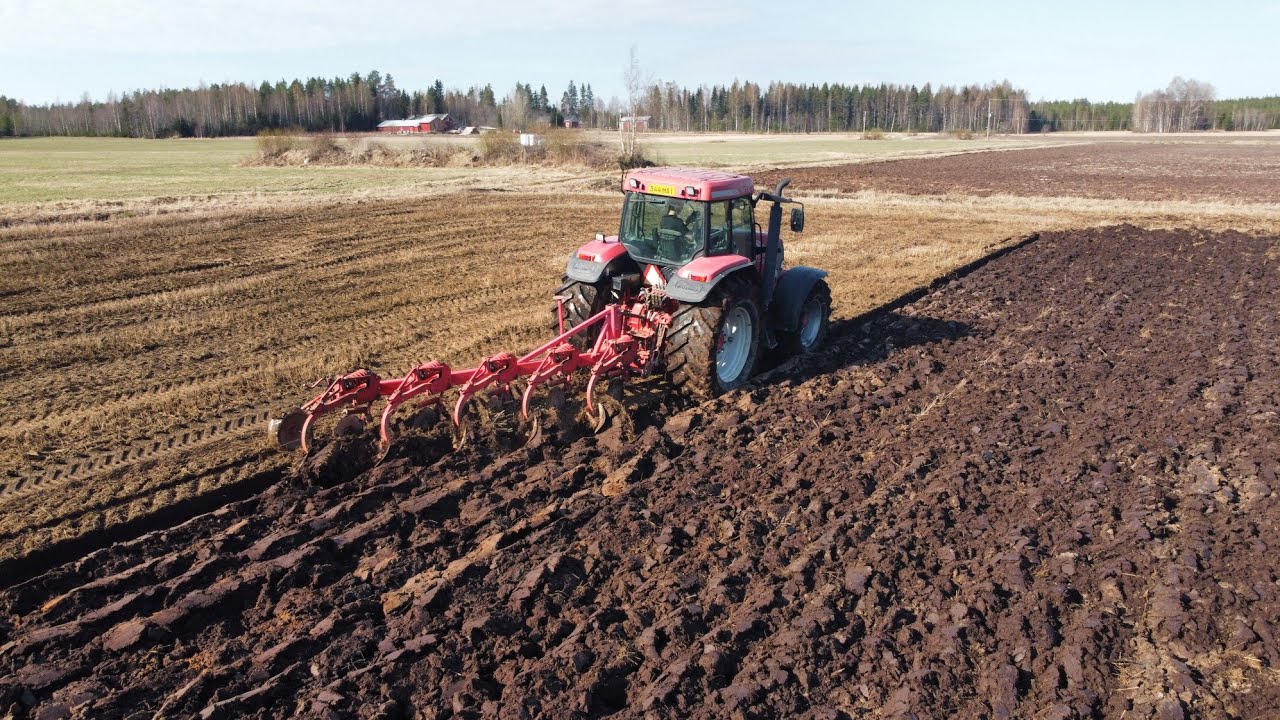 Kevään merkkejä kyntöä ja lietettä sekä huoltoa
