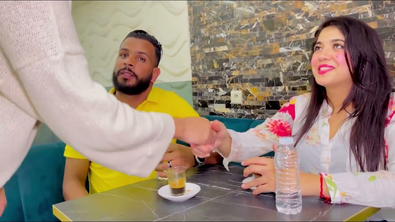 فيلم مغربي قصير: نهار العرس تخلى على مراتو و خلاها بلا عريس 😱 ولكن انتقمت منو بطريقة مطيحش فالبال 💔🔥