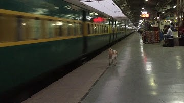 Bandra Terminus - Hazrat Nizamuddin  Garib RathExpress with TKD WAP7