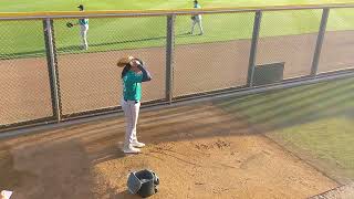 Luis Castillo warms up ahead of his Spring start against the Guardians in Goodyear, AZ 3/18/2023