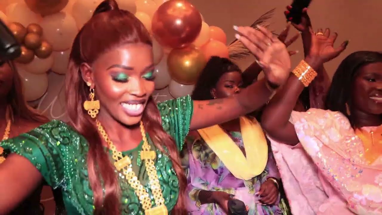 Aluel  lula Nyankai # Achuei Deng Ajiing  live performance