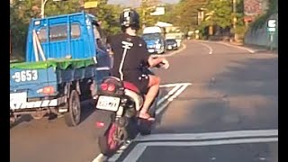 3秒鐘三張單。（跨越雙白線、方向燈、闖紅燈）