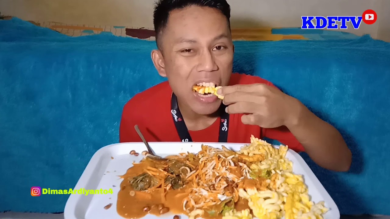 Makan Asinan Sayur Khas Cianjur Mantap Euy 