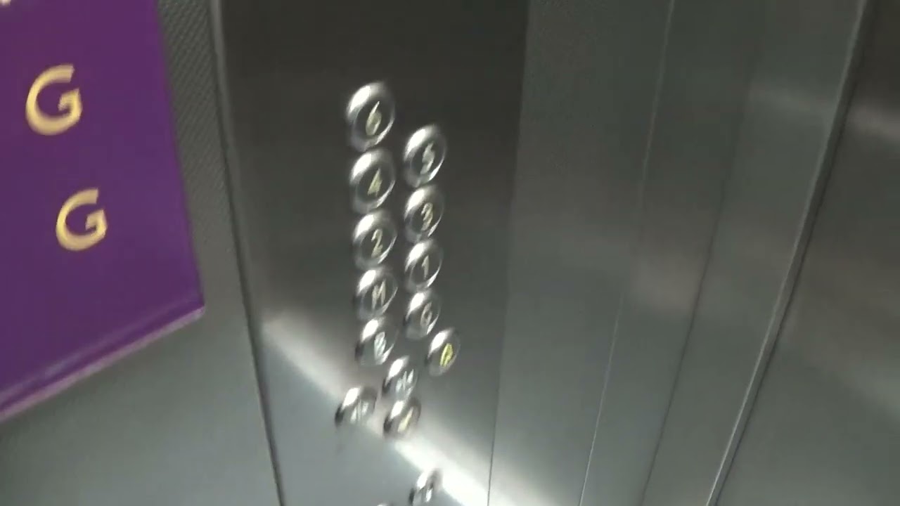 Лифт Kone MonoSpace в отеле Premier Inn Titanic Quarter в Белфасте