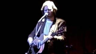 Mojave 3 frontman Neil Halstead performs 'Prayer For The Paranoid' at Toronto's Drake Hotel