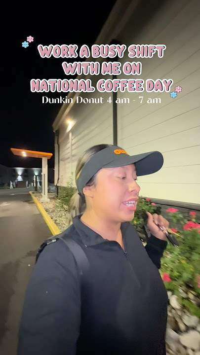 Work a busy morning with me 🙌🏻#fypシ #nationalcoffeeday #coffeelover #busy #dunkindonuts #work