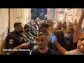 هكذا دخل الفلسطينيون إلي المسجد الأقصى تحت صيحات التكبير بعد وقف اطلاق النار وانتصار المقاومة